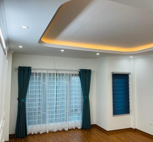 CHỦ MỚI KÝ GỬI Tô Hiến Thành , Q10 DT 35m2 ,6,5 TỶ ,giảm sâu nhính 4 tỷ , kế bên Quận 3