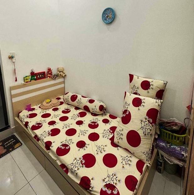  Giảm còn  4, tỷ ,Xe hơi đổ cổng nhà Đẹp lung linh  Nguyễn Duy Trinh - Q2