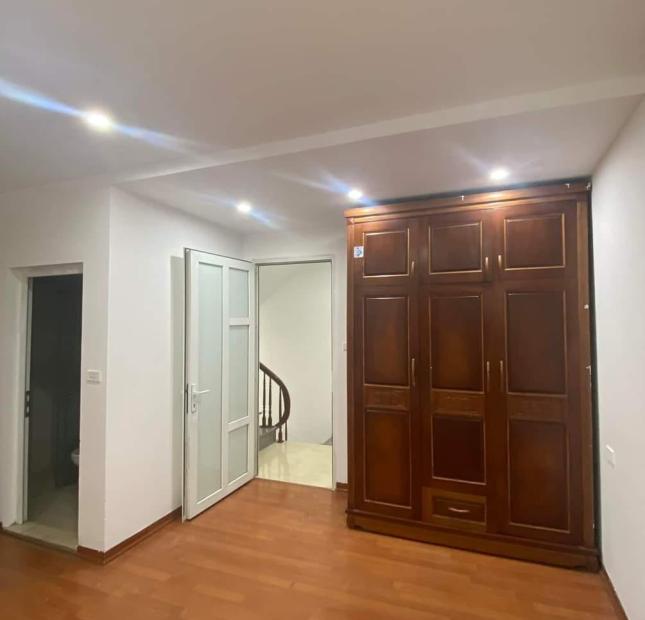 Bán nhà riêng tại Thanh Xuân,  Hà Nội - 40m lô góc, kinh doanh
