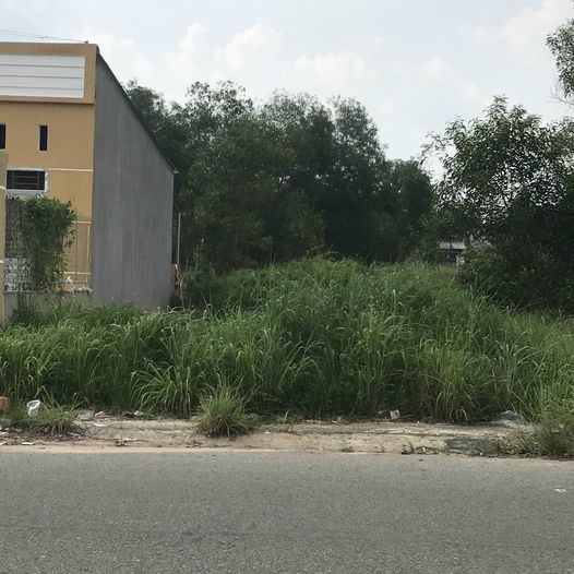 Bán lô đất dân 100m2(5x20) có thổ cư, ngay chợ Bến Cát  cách Quốc Lộ 13 chỉ 300m