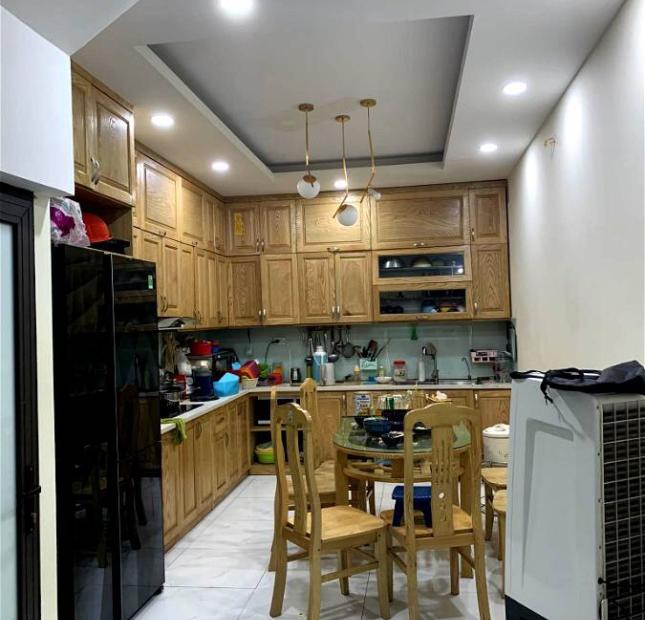 Cần bán nhà Phân Lô , khu vực Thái Hà , ĐĐ , DT 46m x3 Tầng , MT 3,5m  giá 6,5 tỷ