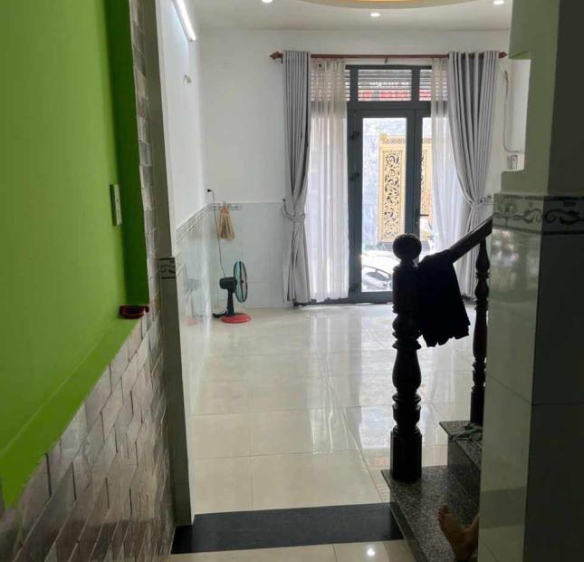 CHỦ GỬI NHÀ MẶT TIỀN 2 LẦU 44M2 QUẬN 12 TIỆN KD NHỈNH 3 TỶ