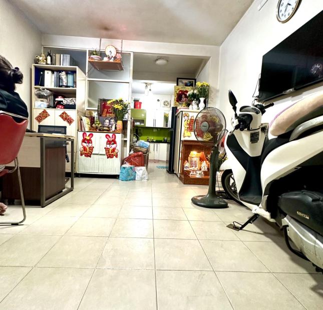 Bán Nhà Gấp HXH Cách Mạng Tháng 8, 34m2, 2 Tầng, Chỉ 5.95 Tỷ TL