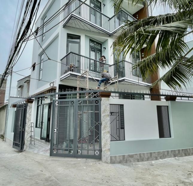 Bán nhà 3 tầng góc 2MT ở Ngọc Hiệp ô tô tận nhà