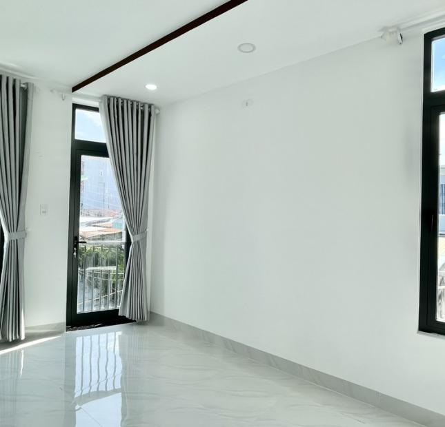 Bán nhà 3 tầng góc 2MT ở Ngọc Hiệp ô tô tận nhà