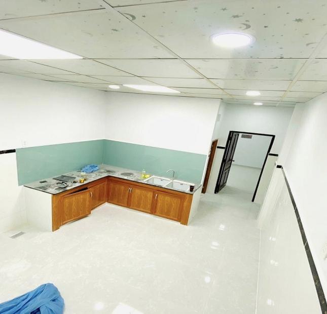 BÁN GẤP NHÀ 2 TẦNG 4 PN NGAY GIGAMALL THỦ ĐỨC, HIỆP BÌNH CHÁNH, THỦ ĐỨC_ 70 m2 _ SHR