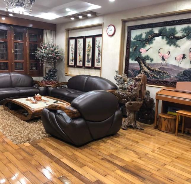 Bán nhà Phố Ngọc Thụy, ô tô, full nội thất, 68 m2, 5 tầng, mặt tiền 5 m, giá chỉ 6,9 tỷ.