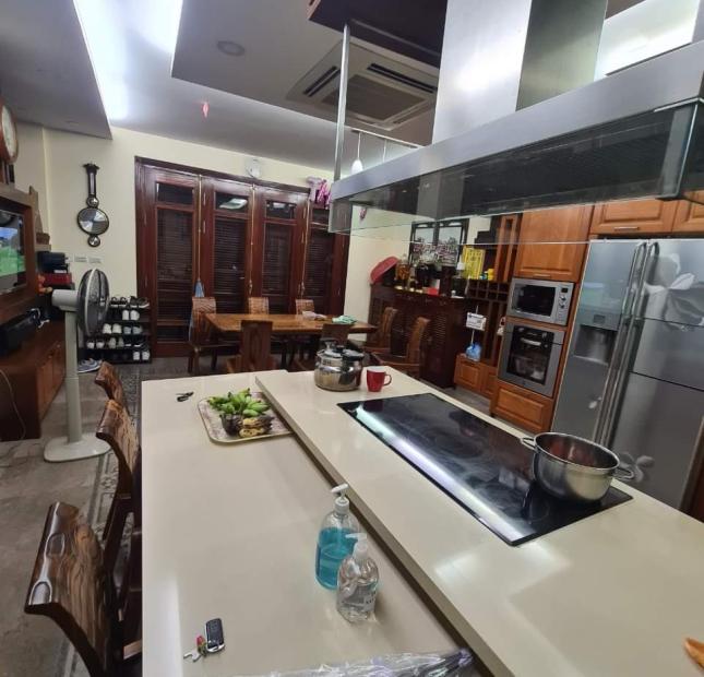 Bán nhà Phố Ngọc Thụy, ô tô, full nội thất, 68 m2, 5 tầng, mặt tiền 5 m, giá chỉ 6,9 tỷ.