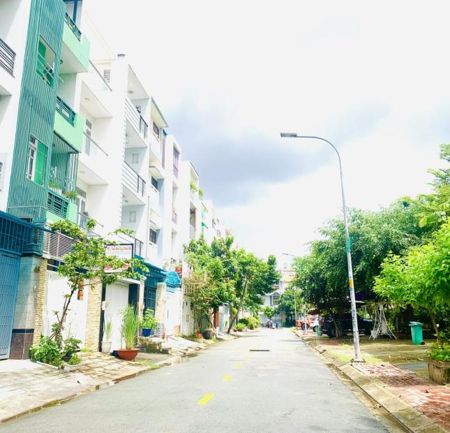 Bán Nhà Đường Trần Lựu An Phú-An Khánh,Q2 DT:80m2(4x20)Hầm,Trệt,2 Lầu,Đối Diện Công Viên