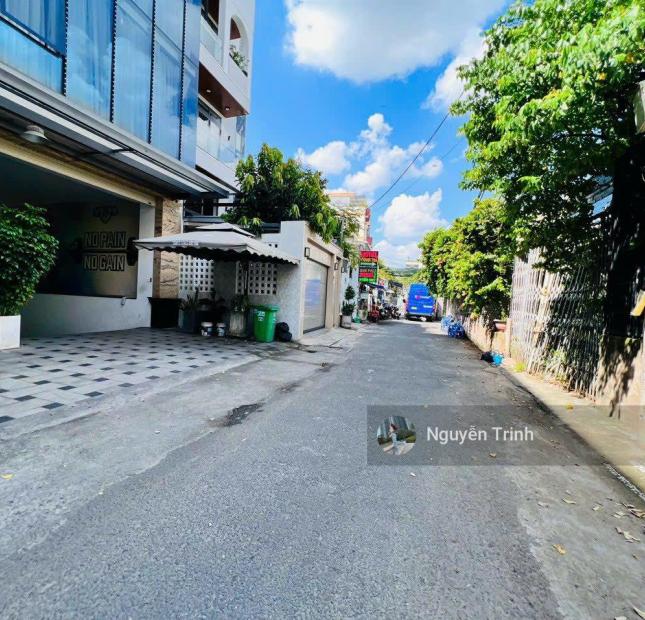Bán Gấp Nhà Ngay Trung Tâm Hoàng Diệu 2