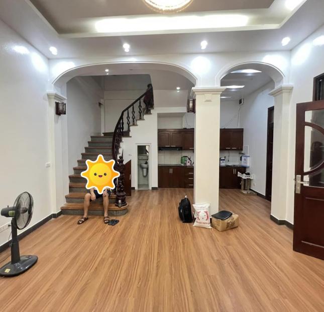 BÁN NHÀ ĐẸP CẦU GIẤY, 1 NHÀ RA PHỐ OTO TRÁNH, NGÕ THÔNG, 46M2, 4 NGỦ, SỔ NỞ HẬU, MẶT 7M
