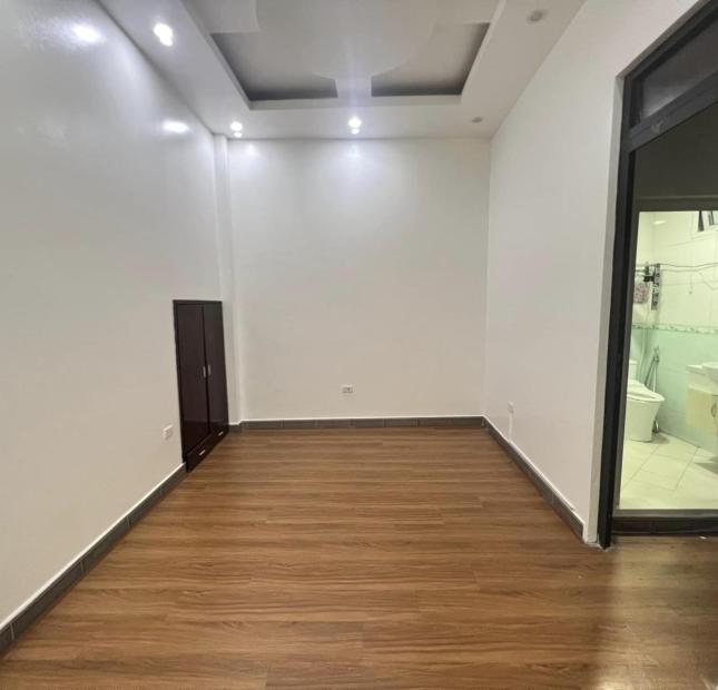 BÁN NHÀ ĐẸP CẦU GIẤY, 1 NHÀ RA PHỐ OTO TRÁNH, NGÕ THÔNG, 46M2, 4 NGỦ, SỔ NỞ HẬU, MẶT 7M