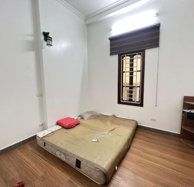 BÁN NHÀ ĐẸP CẦU GIẤY, 1 NHÀ RA PHỐ OTO TRÁNH, NGÕ THÔNG, 46M2, 4 NGỦ, SỔ NỞ HẬU, MẶT 7M