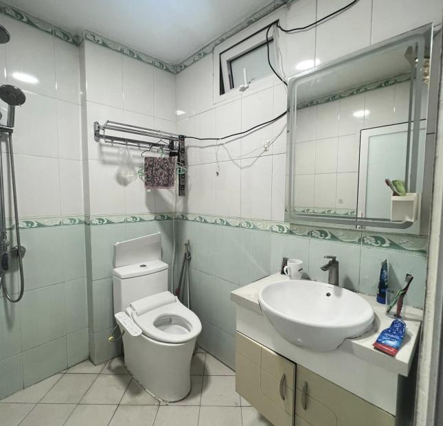 BÁN NHÀ ĐẸP CẦU GIẤY, 1 NHÀ RA PHỐ OTO TRÁNH, NGÕ THÔNG, 46M2, 4 NGỦ, SỔ NỞ HẬU, MẶT 7M