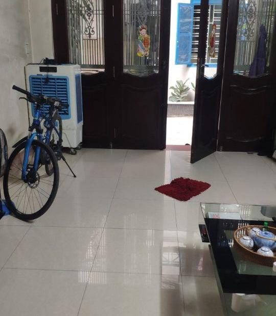 Bán Nhà ngõ thông phố Cù Chính Lan DT: 110M X 4Tầng ô tô 7 chỗ vào nhà 