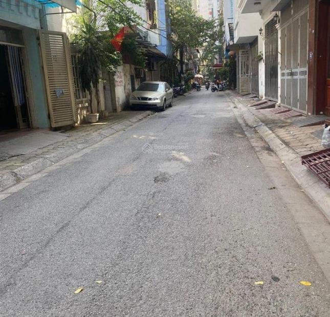 Bán Nhà ngõ thông phố Cù Chính Lan DT: 110M X 4Tầng ô tô 7 chỗ vào nhà 