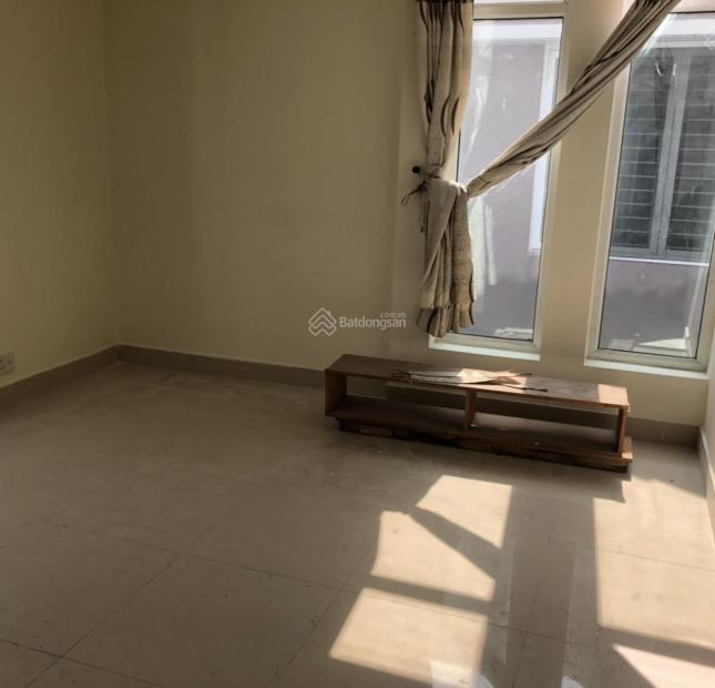 Cho thuê nhà đường Sư Vạn Hạnh diện tích 8x20m 1 trệt 2 lầu