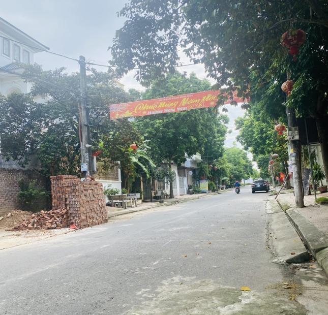 Cho thuê 170m2 đất kinh doanh mặt đường lớn Khai Quang, Vĩnh Yên, Vĩnh Phúc. 