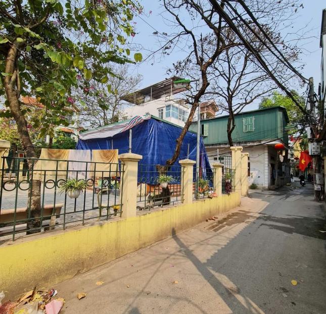 Bán đất 65m An Dương Vương, Tây Hồ, ô tô vào đất, khu dân trí cao, an ninh tốt