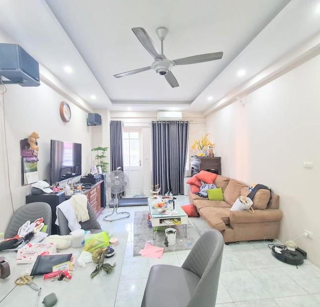 Bán chung cư 27 Lạc Trung 88m2, Giá: 2.65 tỷ, Ở ngay 0969568293