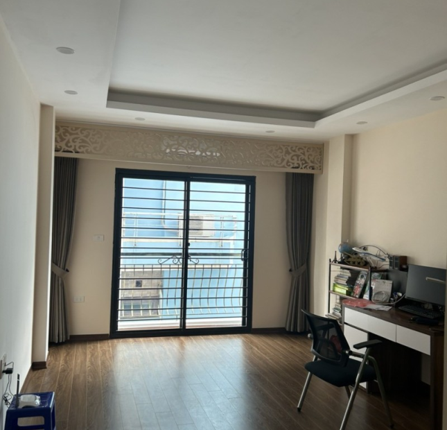 Nhỉnh 13 tỷ. Phân Lô, thang máy, mới đẹp, Cù Chính Lan, Thanh Xuân, 41m2X8T.