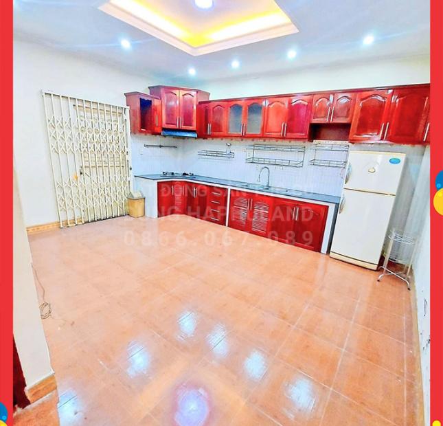 GV. Hot! 12x triệu/m2. Bán nhà MẶT TIỀN K.Doanh gần Quang Trung. 133m2, 4T. Giá tốt!