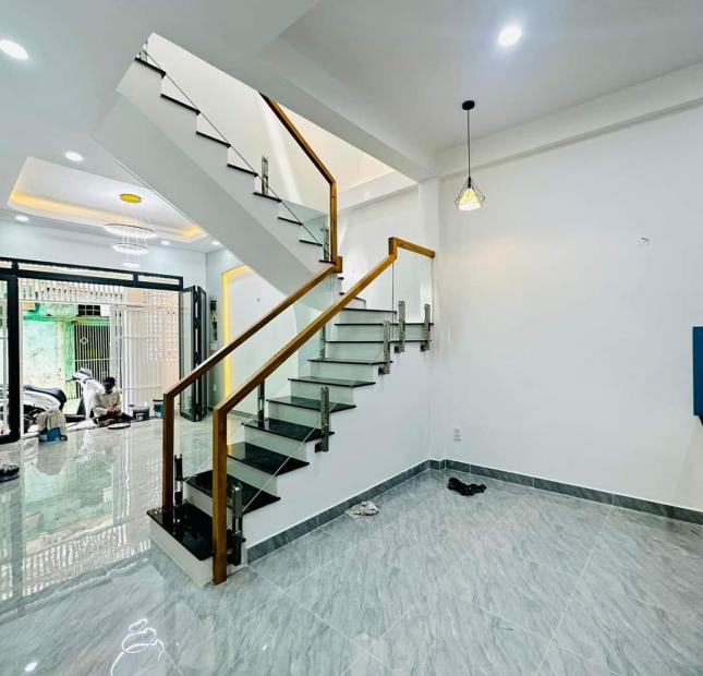 HIẾM , CÁCH TOÀ LANDMARK VÀI BƯỚC CHÂN , NHÀ ĐẸP BÌNH THẠNH , 1 CĂN RA HẺM XE HƠI , 45M² , NHỈNH 4 TỶ