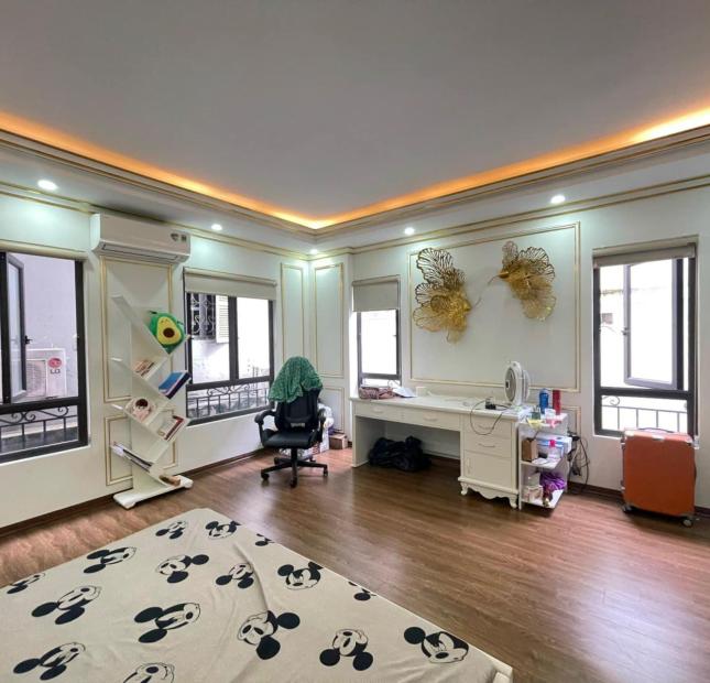 Bán nhà Ngõ 78 Vũ Trọng Phụng, sát phố, sổ đỏ đẹp, tặng full đồ, 40m*6T, nhỉnh 6 tỷ