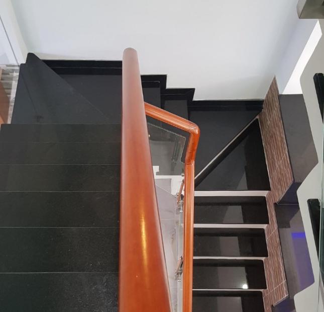 Nhà siêu đẹp 4 tấm 4PN 5WC hẻm cụt chỉ vài căn nhà, sát mặt tiền Mã Lò
