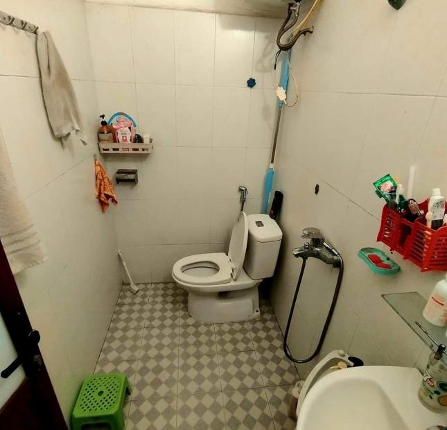 Bán gấp nhà Phố Xuân Đỗ,DT 40m2, 5 tầng, giá 3.8 tỷ.