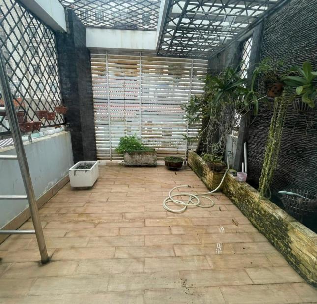 Bán nhà HXH 5m Thành Thái, Q10, vừa ở vừa KD, 5 tầng mới, tặng NT, 3PN, 40m2, nhỉnh 10 tỷ