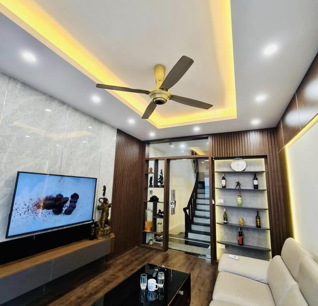Siêu hiếm nhà Cầu Giấy Ô TÔ-KINH DOANH-Ở VIP nhỉnh 5 tỷ.