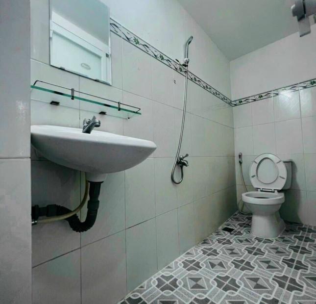 Bán nhà 3 lầu đường Huỳnh Thị Đồng, Nhà Bè, Dt 3x6m. Giá 1,49 tỷ