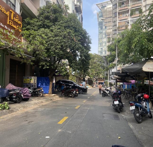 Chính chủ cần bán gấp nhà MT Nguyễn Trãi P. 7, Q. 5, 4,3x16m. Giá chỉ 27,5 tỷ TL
