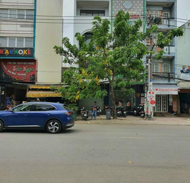 Siêu phẩm Q. 5 mặt tiền Phùng Hưng DT: 4x20 KC: 3 lầu giá: 29.5 tỷ TL