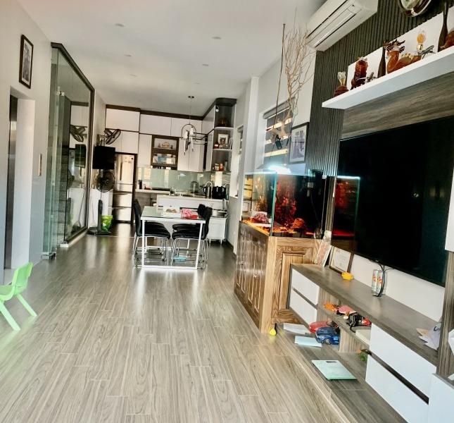 Nhà Đẹp, Lô góc, 5 Tầng, Thang Máy, Mặt Phố 30m, Hàng xóm HC Golden, WellSpring.