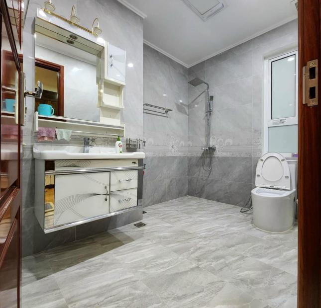 Mặt phố vỉa hè kinh doanh,ô tô dừng đỗ 7 tầng thang máy quận Ba Đình 85m2 x 25 tỷ