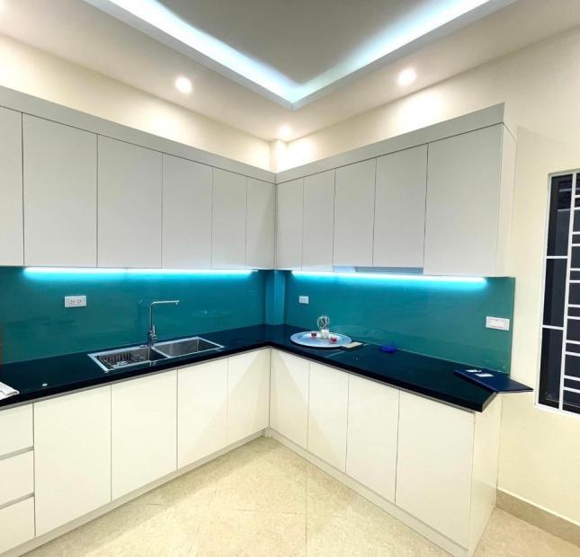BÁN CĂN NHÀ ĐẸP HOÀNG QUỐC VIỆT CẦU GIẤY NHÀ ĐẸP ,FULL NỘI THẤT SANG TRỌNG -GẦN PHỐ -MUA Ở SƯớNG