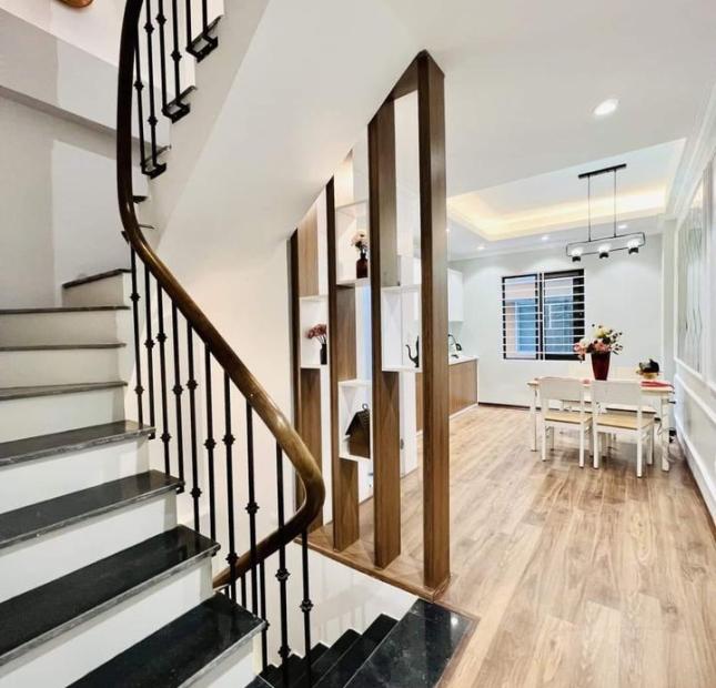 Bán nhà phố Nguyễn Ngọc Nại DT: 59m2 - 5 tầng - mặt tiền 5,4m - giá 10,5 tỷ