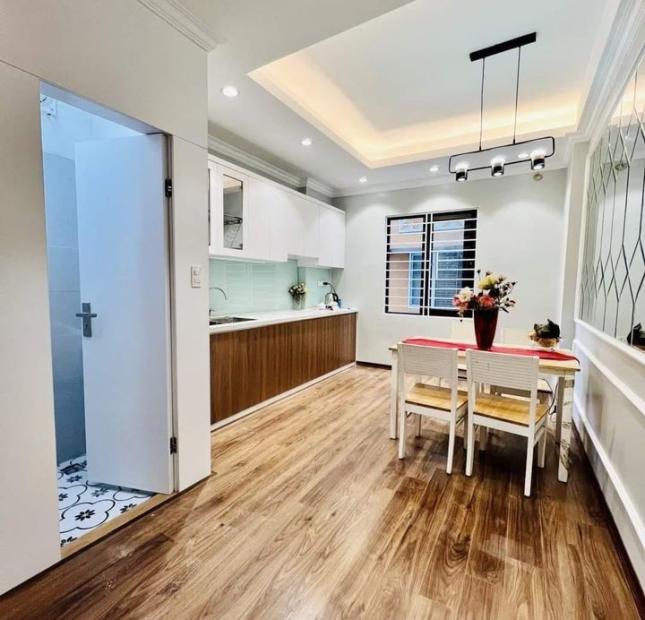Bán nhà phố Nguyễn Ngọc Nại DT: 59m2 - 5 tầng - mặt tiền 5,4m - giá 10,5 tỷ