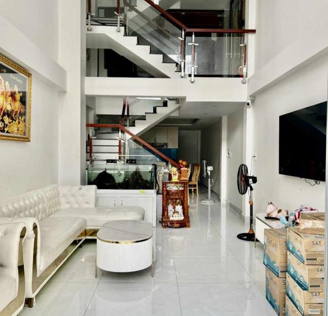 BÁN NHÀ QUANG TRUNG , PHƯỜNG 10, GÒ VẤP, HẺM Ô TÔ 4M, 60M2, 4x15, 5 TẦNG, GIÁ 6 TỶ NHỈNH.