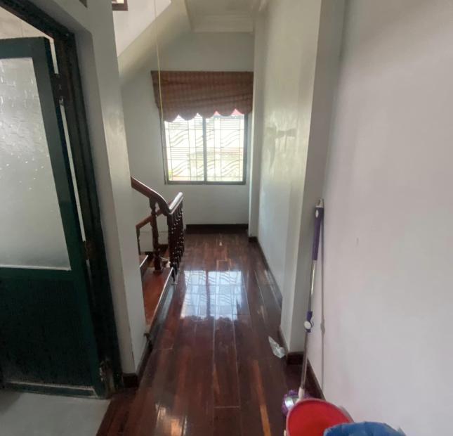 Bán nhà Hoàng Hoa Thám, 33m x 7 tầng, lô góc 2 thoáng, đường ô tô đỗ. Giá 4,7 tỷ