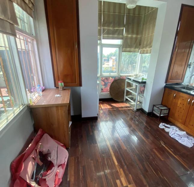 Bán nhà Hoàng Hoa Thám, 33m x 7 tầng, lô góc 2 thoáng, đường ô tô đỗ. Giá 4,7 tỷ