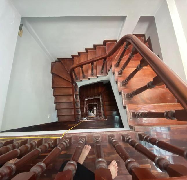 Bán nhà Hoàng Hoa Thám, 33m x 7 tầng, lô góc 2 thoáng, đường ô tô đỗ. Giá 4,7 tỷ