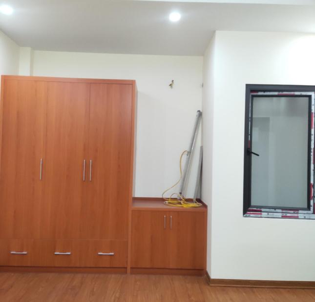 Bán nhà Hoàng Quốc Việt, Võ Chí Công DT 50 m² x 5 t 7 ngủ khép kín giá bán 5.9 tỷ.