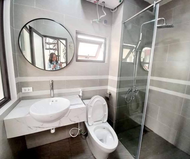 Bán nhà trung tâm Cầu Giấy - Vỉa hè - Ôtô tránh- Thang máy - Kinh doanh - Văn phòng - 78m2 - 5 tầng