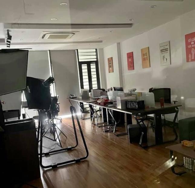 Bán nhà phố mặt phố Ô Chợ Dừa, vỉa hè rông, thông số đẹp, kinh doanh đỉnh,  62m, 5 tầng thang máy