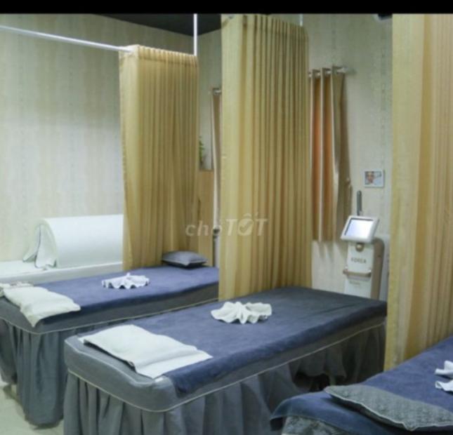 Sang nhượng spa Huỳnh Tấn Phát, Quận 7, DT 250m2