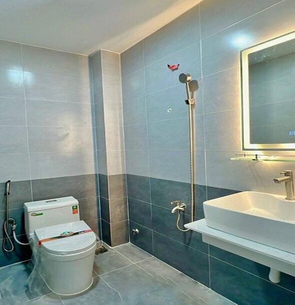 (SHR) Bán gấp Nhà ngay Chợ Liên Khu 5-6, Bình Tân 96m2, 2 lầu, 3 PN, Chỉ 1,68 tỷ