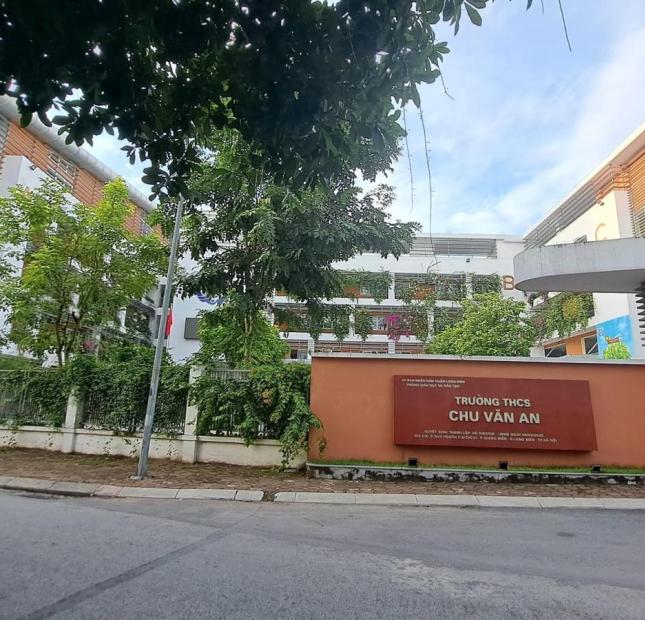 Bán đất phân lô đấu giá Giang Biên, 70m, MT 5m, ô tô, vỉa hè, 7 tỷ 5